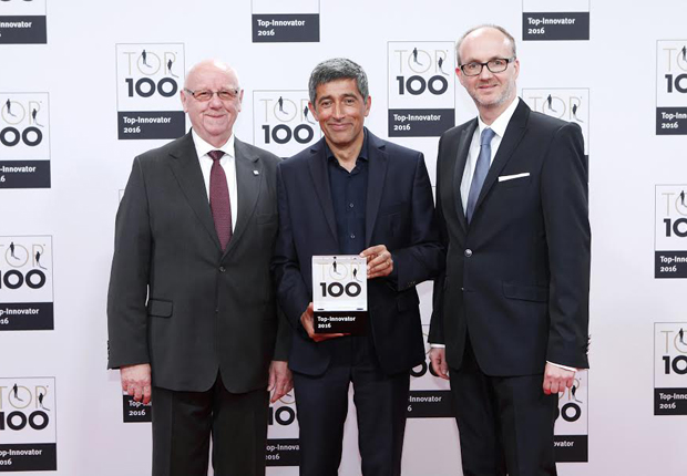 Karl-Ernst Vathauer mit Ranga Yogeshwar und Marc Vathauer (v.l.) (Foto: KD Busch/compamedia)