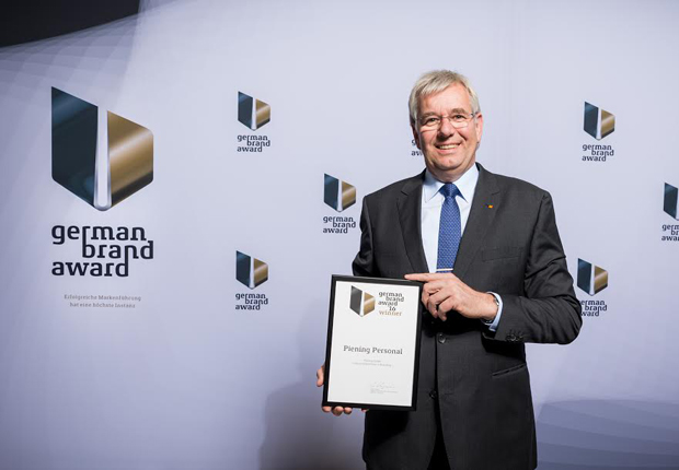 Holger Piening, geschäftsführender Gesellschafter der Piening GmbH hat in Berlin den German Brand Award 2016 in der Kategorie „Industry Excellence in Branding“ erhalten. (Foto: Manuel Debus)