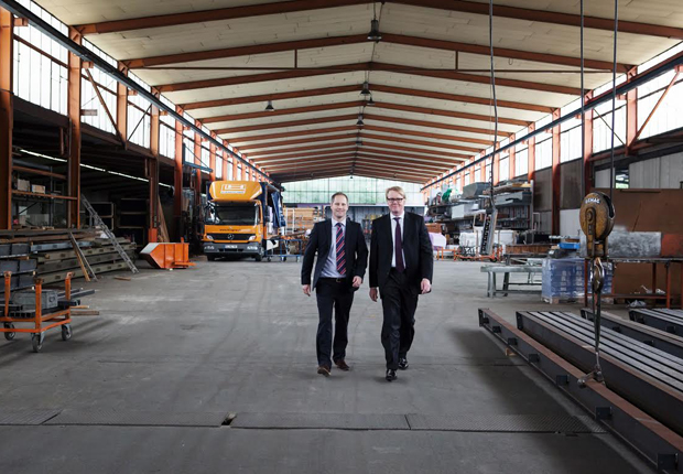 Dr. Marc Leuschner (links) und Dr. Richard Hölscher führen das mittelständische Familienunternehmen heute in zweiter Generation. (Foto: Hölscher + Leuschner GmbH & Co. KG)