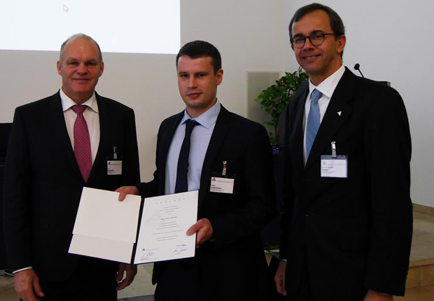 v. l. n. r.: Kai Seppeler, Tobias Liebmann, Prof. Dr.-Ing. Ralf Feser. (Foto: GfKORR)