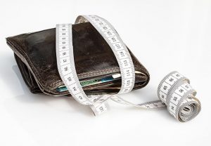 Das Zusammenwirken von Sozialabgaben, Transferleistungen und der Einkommensteuer führt dazu, dass Geringverdiener bei Lohnzuwächsen deutlich stärker belastet werden.