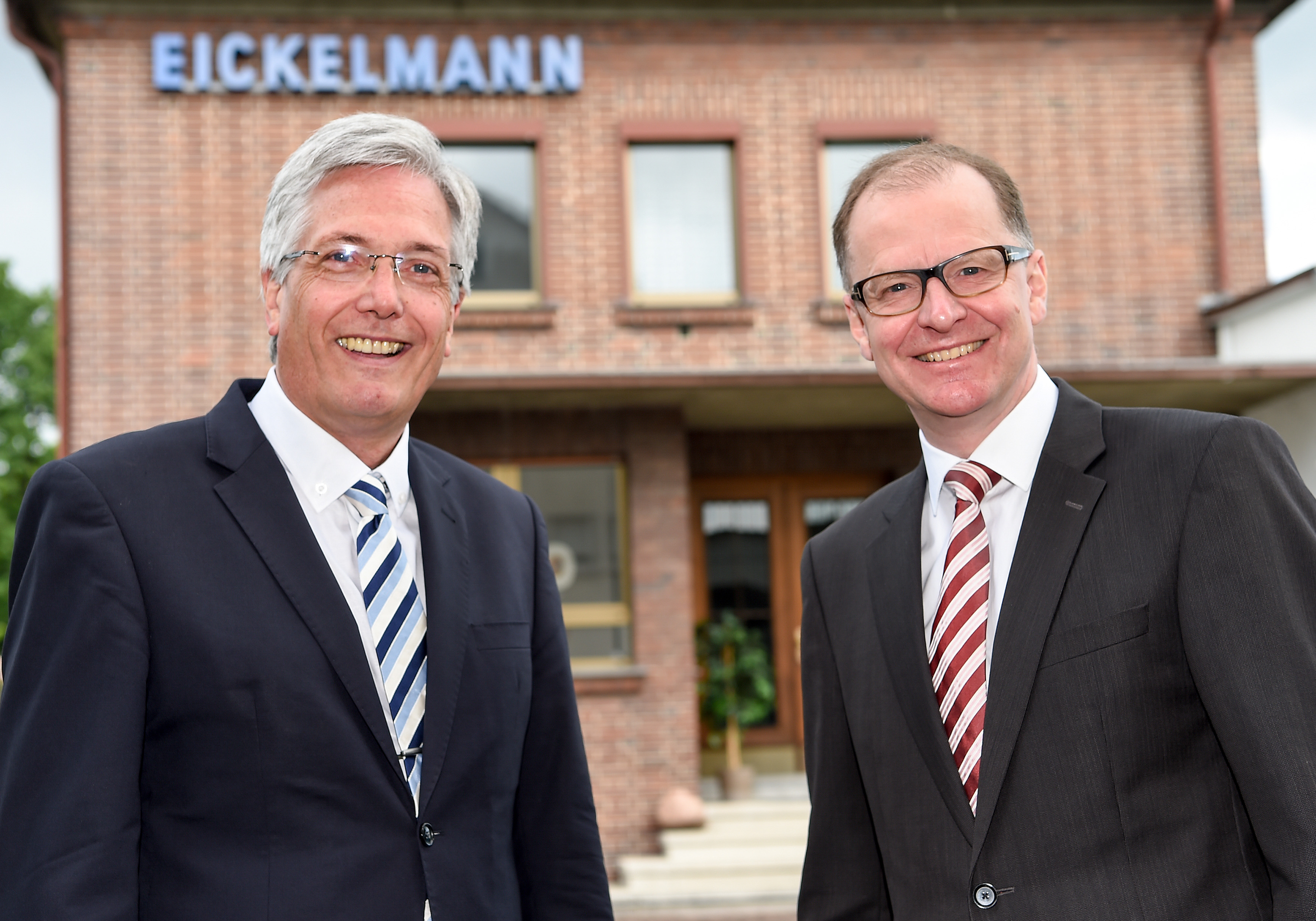 Erfolgreiche Unternehmensnachfolge bei EICKELIT - Jürgen Eickelmann und Dr. Martin Strampfer (v.l.) (Foto: Christian Weische)