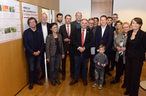 Vertreter aus Wirtschaft, Handel und Verbänden diskutierten beim 3. Mobilitätsforum in der IHK Osnabrück Veränderungen in der städtischen Mobilität (Foto: Hermann Pentermann)