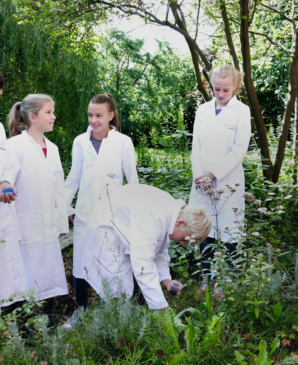 Während des Ferienprogramms "Sommersause" konnten Schülerinnen und Schüler die Laborarbeit entdecken (Foto: WESSLING) 