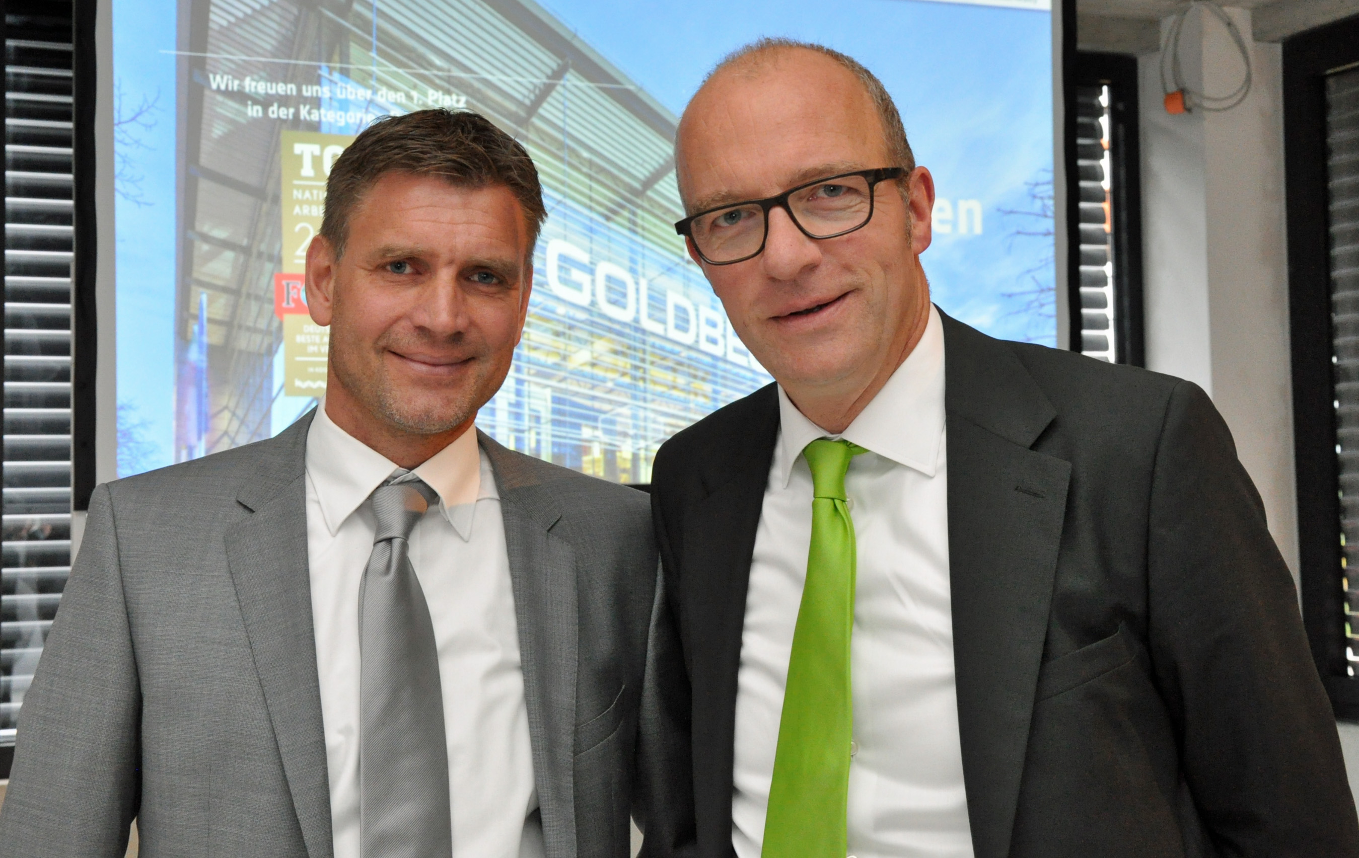 WFM-Geschäftsführer Dr. Thomas Robbers (r.) und Dirk Klöpper (l.), Niederlassungsleiter Goldbeck Münster (Foto: WFM Münster)