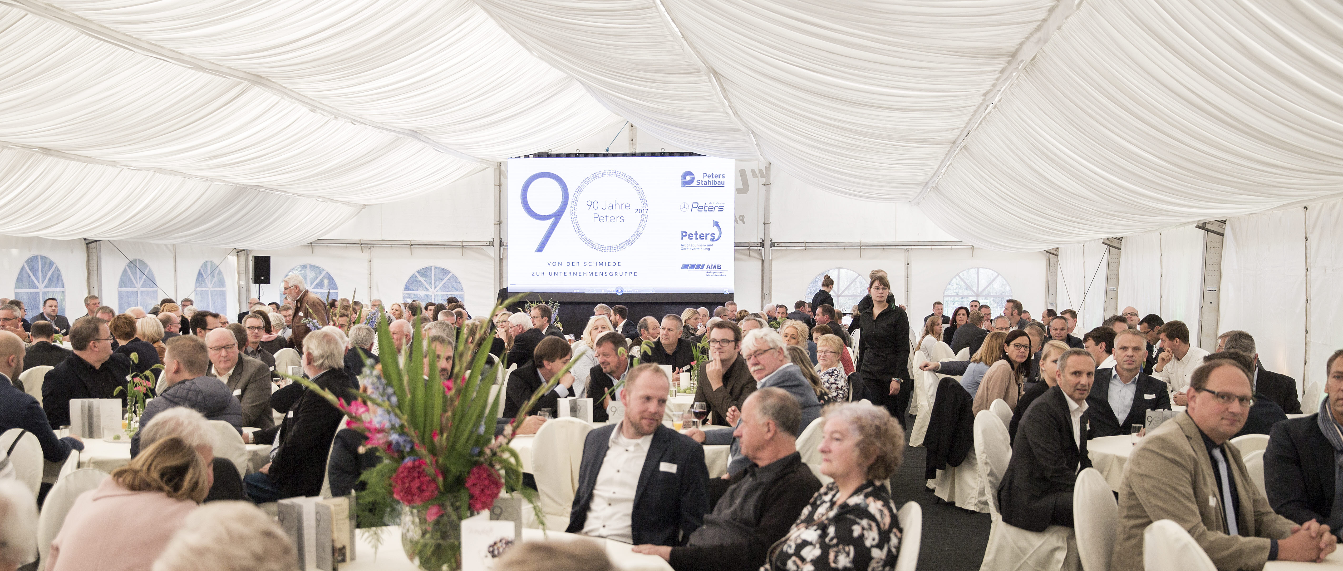 900 Gäste begleiteten das 90-jährige Jubiläum der Unternehmensgruppe Peters (Foto: Peters) 