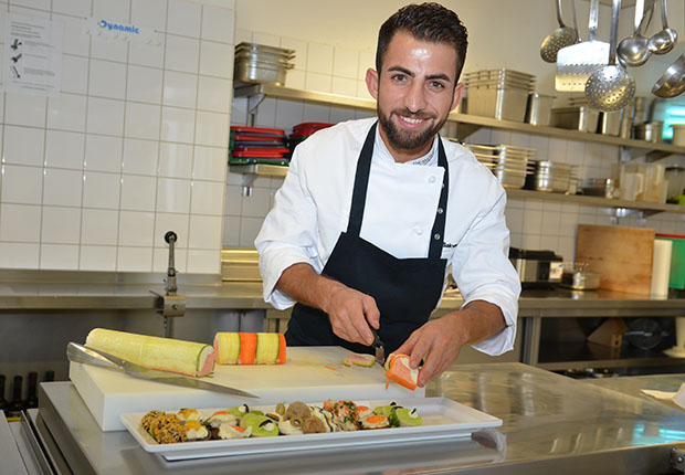 Bielefelder Jung-Koch Sakvan Qasim aus dem Werksrestaurant der Dr. Wolff-Gruppe