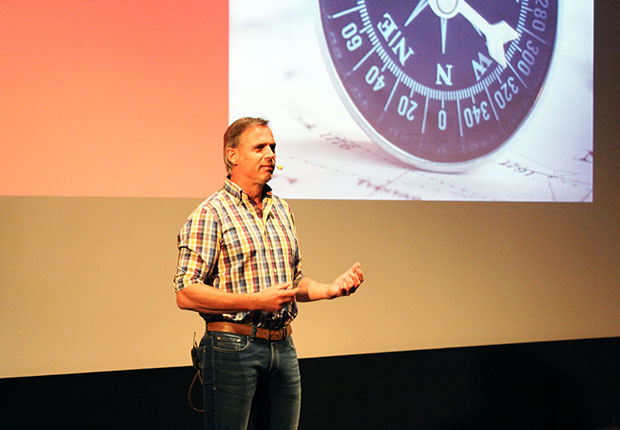 Referent Joachim Franz beim KompetenzNetz Bielefeld e.V.