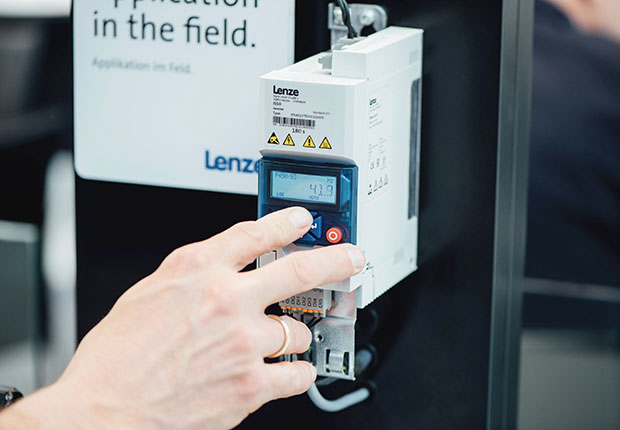 Lenze, der Spezialist für Motion Centric Automation präsentiert sich auf der FMB, der Zulieferermesse für den Maschinenbau in Bad Salzuflen.