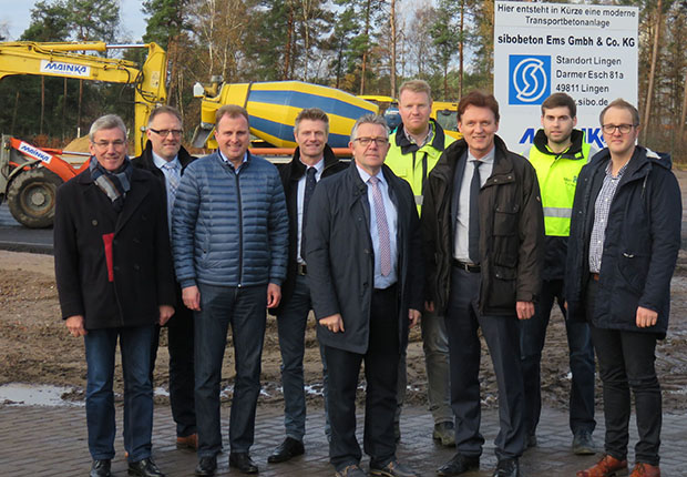 SIBO-Gruppe (sibo) investiert in ihre Produktionsstätte in Lingen: Im IndustriePark ist der Startschuss für den Bau einer Transportbetonanlage gefallen.