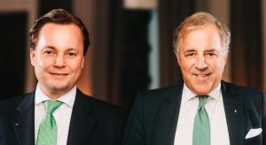 Auch nach dem Rechtsformwandel an der Spitze: Dr. Thomas C. Knecht und Jost Hellmann (Foto: Hellmann)