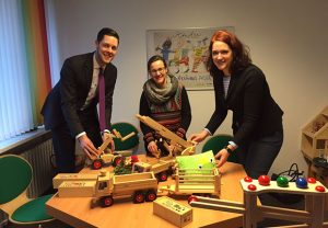v.l.n.r.: Alexander Meyer, Niederlassungsleiter SALT AND PEPPER Technology Consulting Bremen, Monika Diemer, Beraterin im Kinderschutzzentrum, Kathrin Moosdorf, Geschäftsführerin Deutscher Kinderschutzbund Landesverband Bremen e.V.