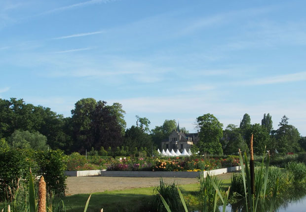 Großes Ippenburger Sommerfestival 2018 – Kunst & Wildnis, Kraut & Rosen, Prinzessinnen & Mätressen, Grill & Chill – frei nach dem Ippenburger Motto: Gartenlust -Landlust -Lebenslust! (Foto: Schloß Ippenburg)