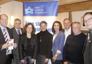 Dr. Ansgar Seidel, Dr. Beate Herring, Klaus Sommer (Jobcenter Kreis Warendorf), Leyla Sallabas, Kristina Hellwig (Agentur für Arbeit), Thomas Schwarzrock, Volker Mätschke, Jürgen Henke (Ahlener Industrie- und Wirtschaftsclub). (Foto: Metallwerke Renner GmbH)