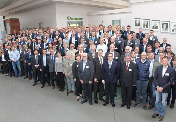 Gruppenfoto beim Forum Produktion 2017 in Spelle (Foto: Wachstumsregion Ems-Achse)