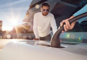 Das Rinspeed-Fahrzeug „Snap“ setzt auf Super Fast Charging von HARTING. (Foto: HARTING)