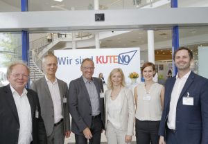 Das Messeteam der KUTENO freut sich über die gelungene Messepremiere (von links nach rechts): Bernd Stedtfeld, Wolfgang Beisler, Horst Rudolph, Petra Ziegler, Annika Burdach, Jan Harms (Foto: Hanser Verlag)