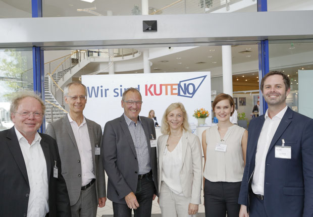 Das Messeteam der KUTENO freut sich über die gelungene Messepremiere (von links nach rechts): Bernd Stedtfeld, Wolfgang Beisler, Horst Rudolph, Petra Ziegler, Annika Burdach, Jan Harms (Foto: Hanser Verlag)