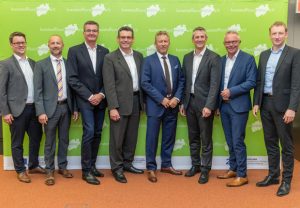 Der neue Vorstand von kunststoffland NRW. (Foto: Messe Düsseldorf / Protokoll)