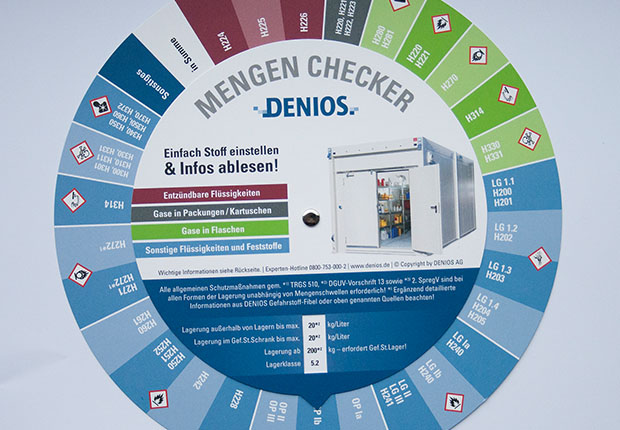 Mit dem DENIOS Mengen-Checker zur gesetzeskonformen Gefahrstofflagerung. (Foto: DENIOS AG)