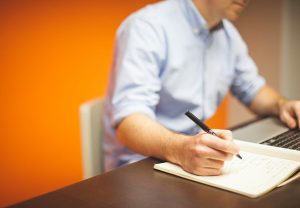 GERRY WEBER Performance-Programm für nachhaltig profitables Wachstum mit Fokus auf Go-to-Market-Strategie erfolgreich gestartet. (Foto: StartupStockPhotos/ pixabay)