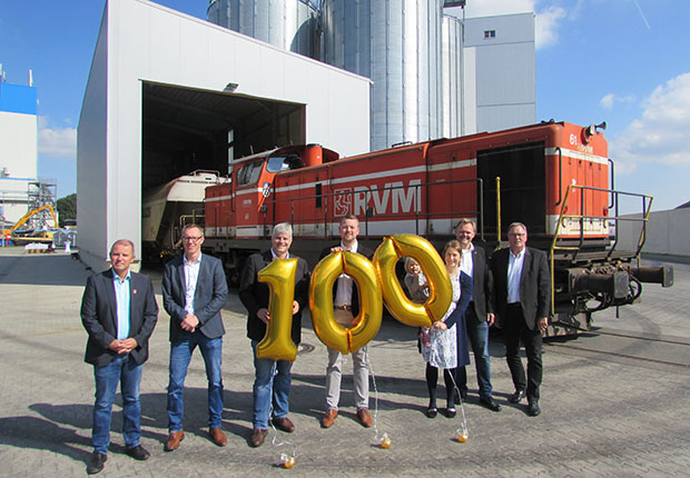 Der 100. Getreidezug erreicht Hemelter Mühle im Speller Hafen