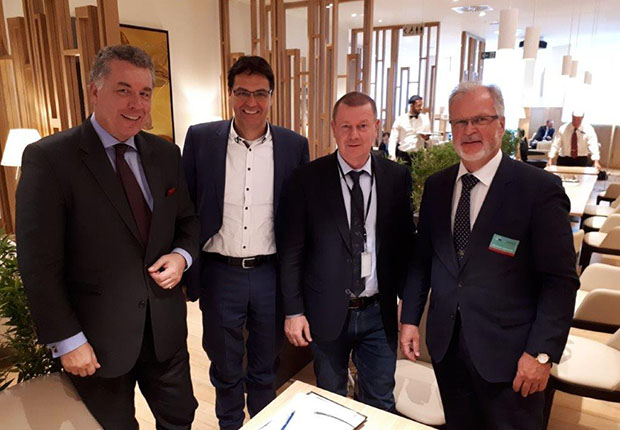 Beim Besuch im Europaparlament diente das NBZ in Münster als ein gutes Beispiel erfolgreicher Förderung. Auf dem Foto: Christian Ehler, Peter Liese, Markus Pieper, Klaus-M. Weltring. (Foto: bioanalytik-muenste)