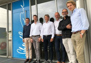 Dr. Andreas Jacobs (GENUI), Christian van der Bosch (GENUI), Frank Schendel (Schendel & Pawlaczyk), Ralf Meyer (Schendel & Pawlaczyk), Rainer Pawlaczyk (ehem. Schendel & Pawlaczyk), Dr. Max Odefey (GENUI). (Foto: Schendel & Pawlaczyk Messebau GmbH)