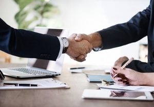 Der Verbund VERBÄNDE DER METALL- UND ELEKTROINDUSTRIE WESTFALEN-LIPPE-EMS wird gemeinsam auf Vorstand- und Geschäftsführungsebene zusammenarbeiten. (Foto: rawpixel/ pixabay)