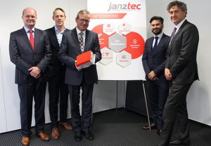 (v.l.) Michael Rennerich, Philipp Stute, Michael Dreier, Thomas Dieckmann und Frank Wolters bei Janz Tec. (Foto: Janz Tec)