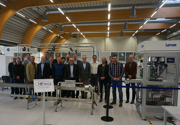 Neuer Industrie-Funk-Standard – Das HiFlecs-Projektkonsortium traf sich am Freitag, den 09. November 2018 zur Abschlussveranstaltung in der SmartFactoryOWL auf dem Innovation Campus in Lemgo. (Foto: CENTRUM INDUSTRIAL IT)