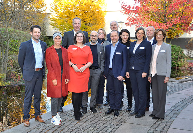 Abschlussfeier des Cross-Mentoring OWL 2017/2018 bei Weidmüller: Mentees von Weidmüller mit ihren Vorgesetzten. (Foto: CrossMentoring OWL)