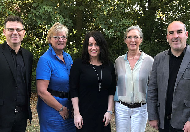 Das ALEXA-Team der GILDE-Wirtschaftsförderung: v.l.n.r. Thorsten Brinkmann, Heike Görder, Katharina Borowiec, Heike Kreienmeier und Simon Gröger. (Foto: Gilde)