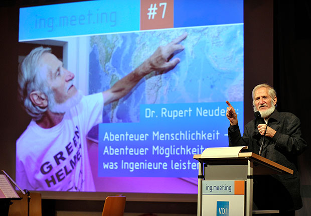 Dr. Rupert Neudeck, Journalist, Cap-Anamur-Mitgründer und langjähriger Vorsitzender des Friedenskorps Grünhelme, war 2010 zu Gast bei ing.meet.ing des VDI OWL. (Foto: VDI OWL/Archiv)