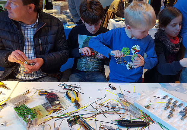 Make OWL – Makerspaces: Inspirationsorte für Erfinder, Bastler und Selbermacher aller Generationen. (Foto: Annette Klinkert, city2science)