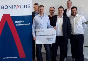 (v.l.) Stephan Breywisch (Printplus), Tobias Siepelmeyer (Bonifatius), Reinhard Gleichmar (Bonifatius), Oliver Ruf (Printplus), Matthias Ferch (Bonifatius), Roman Blaser (Printplus) (Foto: Bonifatius)
