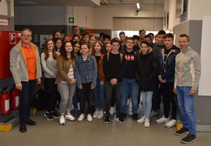Vor allem Schülerinnen und Schüler nutzten den Tag der Logistik, um sich über die vielfältigen Ausbildungs- und Berufsmöglichkeiten zu informieren. (Foto: Weidmüller)