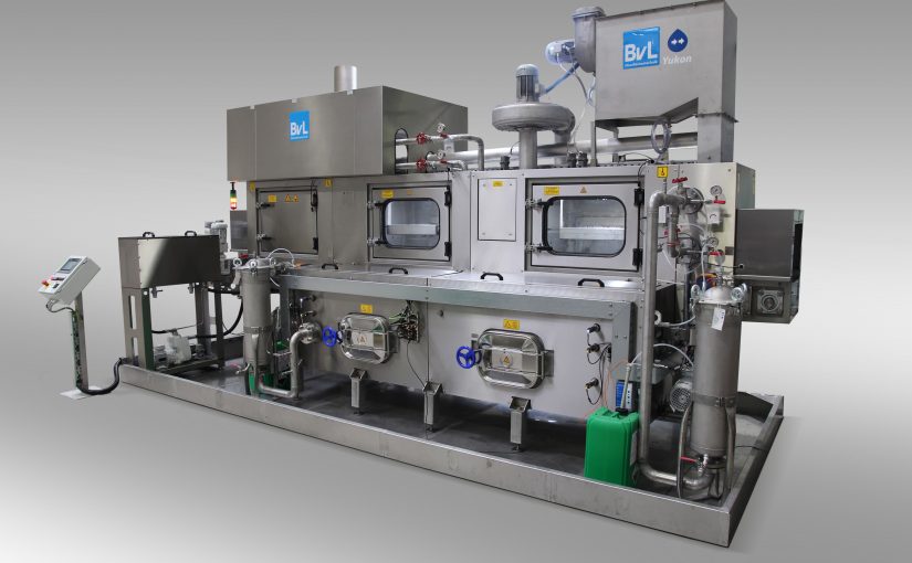 Die Durchlaufanlagen Yukon von BvL bieten sich besonders für die Reinigung von Serienbauteilen bei durchgängigem Materialfluss an. (Bild: BvL)