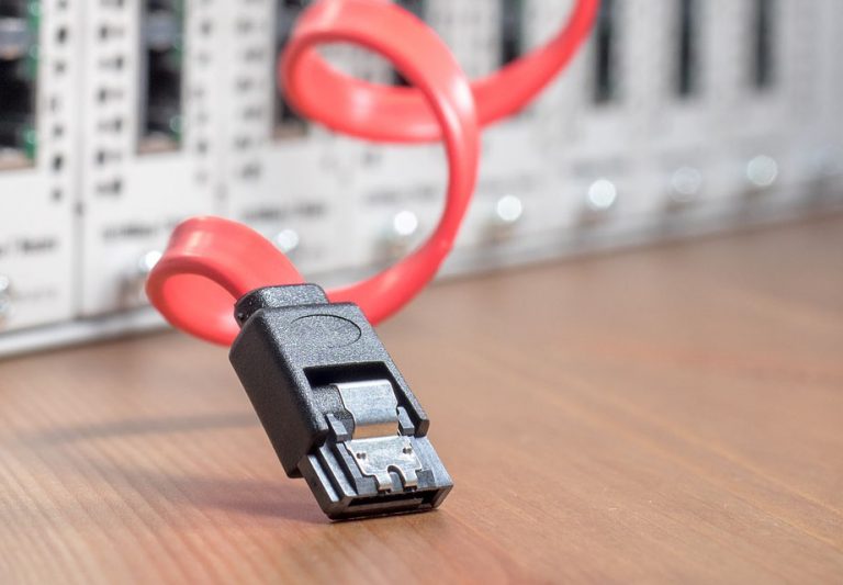 Mehr als 15.000 Nutzer weltweit werden bei BENTELER auf völlig neue Arbeitsplatzinfrastruktur mit Office 365 umgestellt. (Foto: blickpixel/ pixabay)