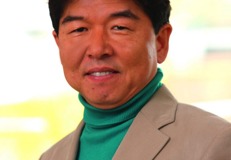 Key Yoo, Geschäftsführer Beckhoff Korea: „Wir profitieren sehr vom umfassenden Know-how unserer Mitarbeiter. Die zehn langjährigsten Kollegen bringen es zusammen auf 125 Jahre Erfahrung mit Beckhoff-Produkten.“ (Foto: BECKHOFF)