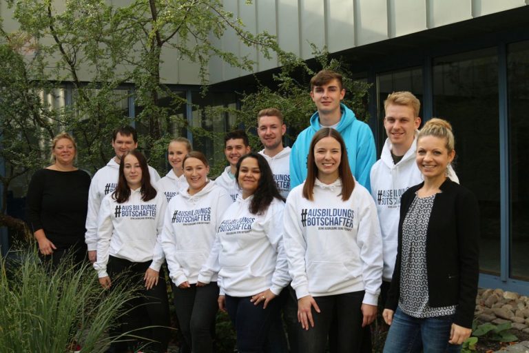 Sechs regionale Unternehmen ließen ihre Auszubildenden jetzt zu „Ausbildungsbotschaftern“ schulen - Foto: IHK