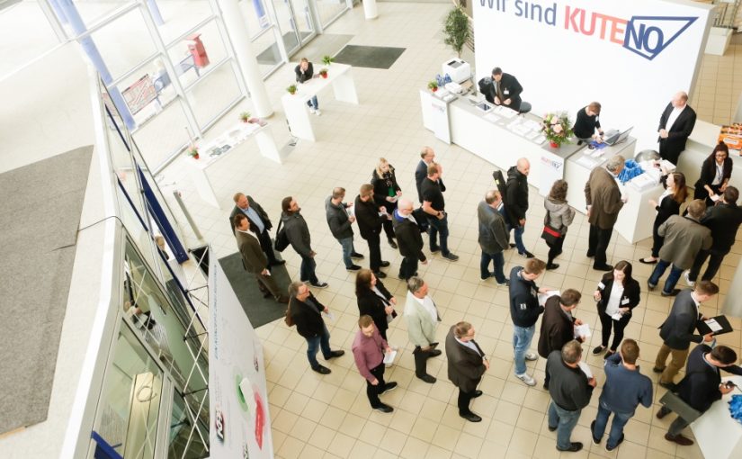 Die KUTENO ist die Kunststoffmesse in der Re-gion OWL, an der niemand mehr vorbeikommt. © Carl Hanser Verlag