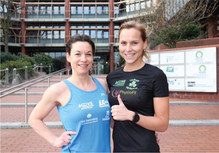 Frauenpower in der Wirtschaftsförderung des Landkreises Osnabrück, WI-GOS: Katja Bielefeld (links) und Marie Lienemann (rechts) sind die sportli-chen Aushängeschilder des Geschäftsbereichs Wirtschaft und Arbeit des Landkreises Osnabrück. Foto: WIGOS/Eckhard Wiebrock