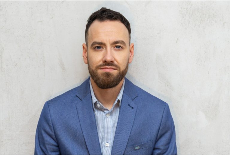 Kevin Taron hat als Vorsitzender der Wirtschaftsjunioren Paderborn+Höxter die Sorgen der Wirtschaft in den Kreisen Paderborn und Höxter im Blick. Foto: Wirtschaftsjunioren PB+HX