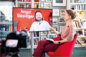Jule Ures, Moderatorin aus Paderborn, moderierte den TMC Live Talk - Foto: TMC – The Marketing Company