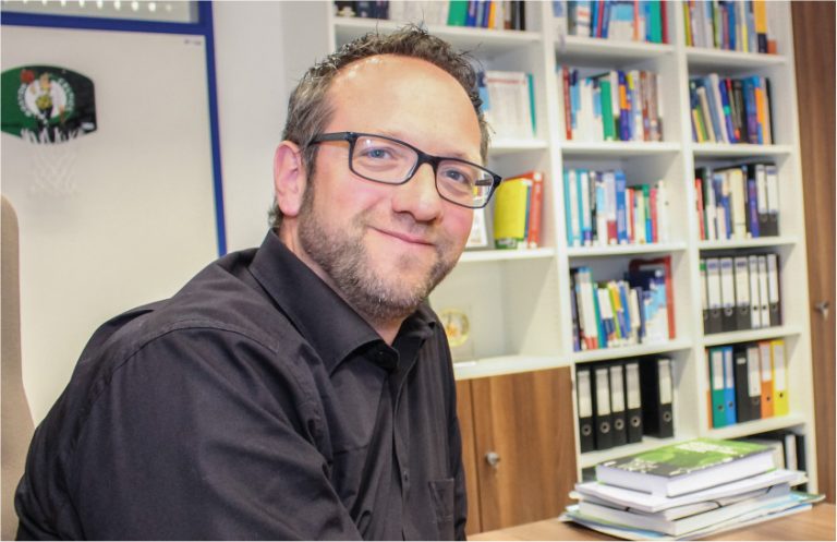 Prof. Dr. Dr. Claus Reinsberger von der Universität Paderborn. - Foto: Universität Paderborn