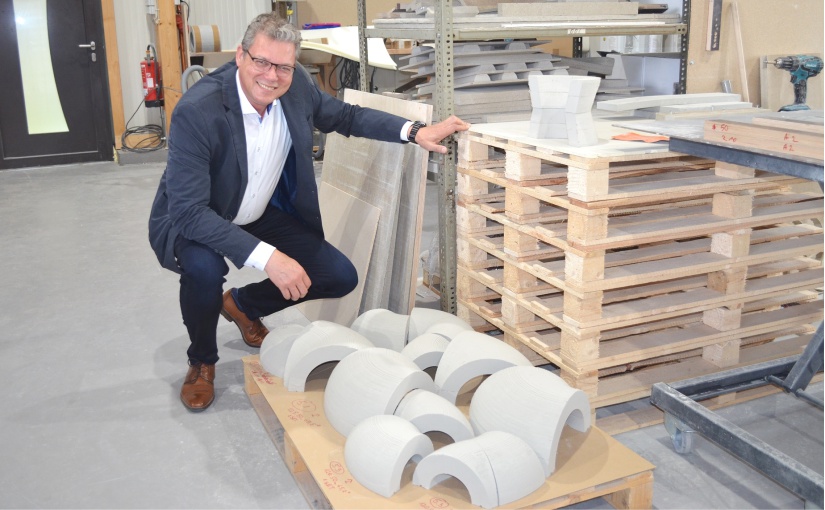 Aus Bippen in die Welt: Die von Becker Insulation im Osnabrücker Nordkreis produzierten Hochtemperatur-Dämmstoffe sind in der ganzen Welt gefragt. Im Bild: Uwe Becker. - Foto: WIGOS / Liesel Hoevermann