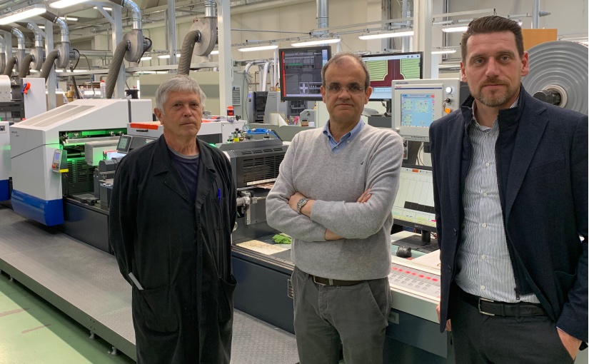 Die hohe Qualität und die Breite des Produktangebots im Zusammenspiel mit den effizienten Services machen BST eltromat für Etigraph Italia zu einem idealen Partner. Im Bild (von links nach rechts): Luigi Cesselli, Federico Zucchett und Roberto Maiocchi (BST eltromat Italia). - Foto: BST eltromat Italia