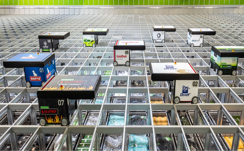 Im AGRAVIS-Distributionszentrum in Münster stapelt AutoStore auf 650 Quadratmetern rund 24.000 Warenbehälter. - Foto: AGRAVIS Raiffeisen AG