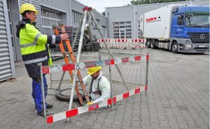 Dichtheitsprüfung und Sanierung des Leichtflüssigkeitsabscheiders (Ölabscheider) bei einem Autohaus in Haselünne. - Foto: Esders GmbH